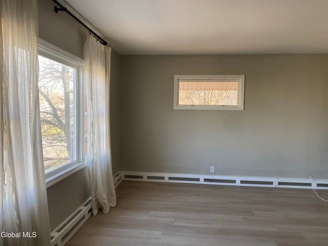 235 Washington Ave in Scotia, NY - Building Photo - Building Photo
