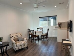 4162 Woodcliff Rd in Sherman Oaks, CA - Building Photo - Building Photo