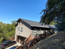 614 Park Rd in Emerald Hills, CA - Building Photo - Building Photo