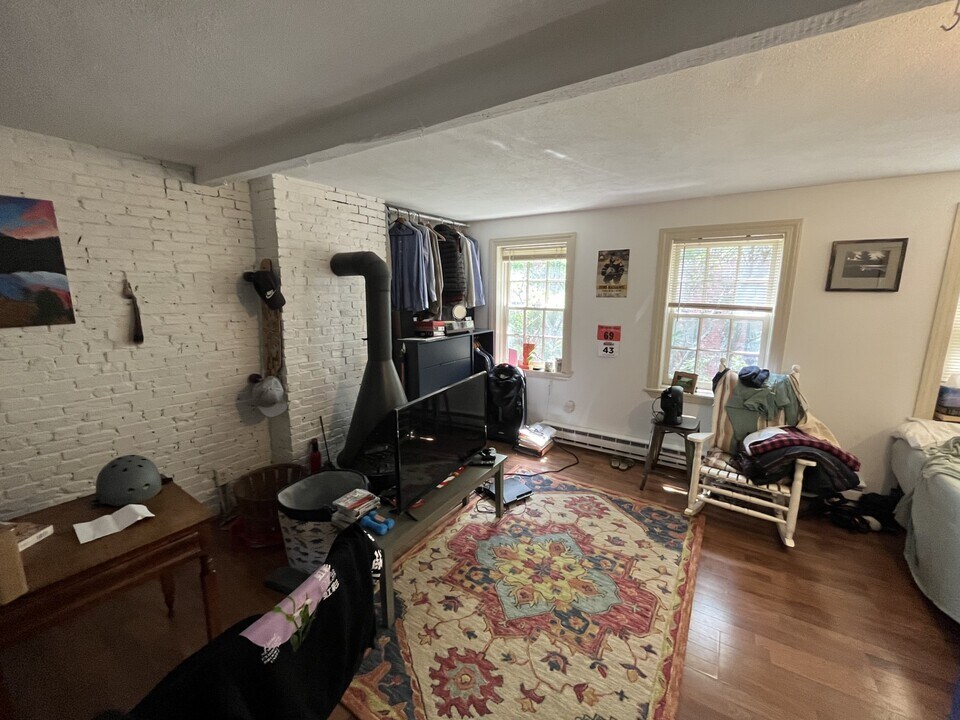 33 Winchester St, Unit 3 in Boston, MA - Building Photo