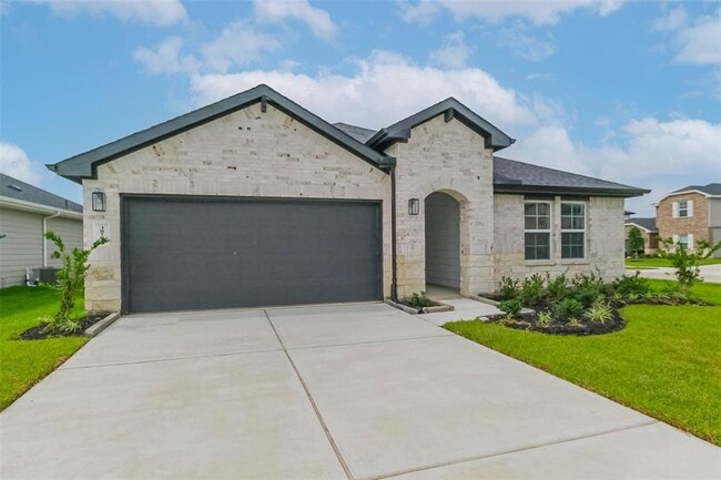 30702 CASTLE COVE Dr in Fulshear, TX - Building Photo - Building Photo