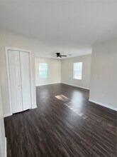 210 E Homan Ave in Baytown, TX - Building Photo - Building Photo