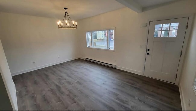 326 Bristol St, Unit 326 in Southington, CT - Building Photo - Building Photo