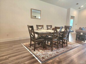 1829 N 8th Ave in Pensacola, FL - Building Photo - Building Photo