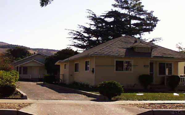 540 Saratoga St in Fillmore, CA - Foto de edificio - Building Photo