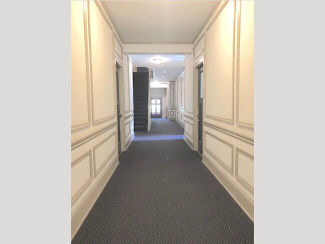 103 W 39th St, Unit C3 in Baltimore, MD - Building Photo - Building Photo