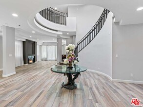 112 Elm Dr in Beverly Hills, CA - Building Photo - Building Photo