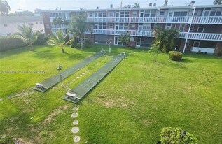 141 NE 10th Ave in Hallandale Beach, FL - Building Photo