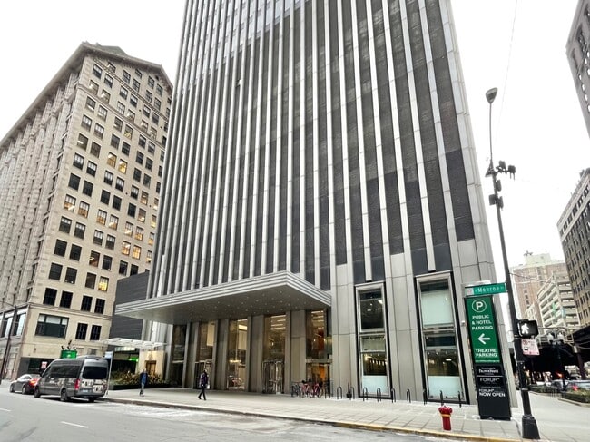 55 E Monroe St, Unit 4618 in Chicago, IL - Building Photo - Building Photo