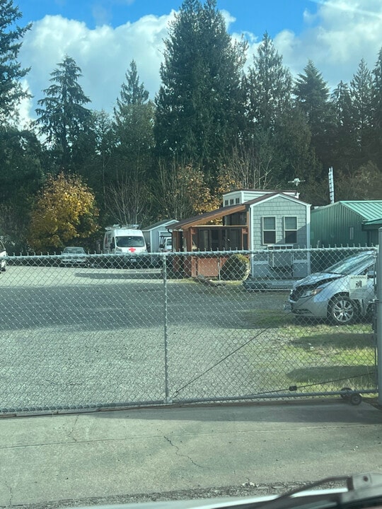 6519 Myers Rd E in Bonney Lake, WA - Building Photo