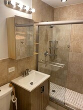 8970 N Parkside Ave, Unit 404 in Des Plaines, IL - Foto de edificio - Building Photo