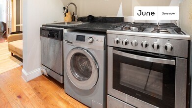 715 E 5th St in New York, NY - Foto de edificio - Building Photo