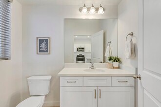 238 W Paramount Ave, Unit 102 in Salt Lake City, UT - Foto de edificio - Building Photo