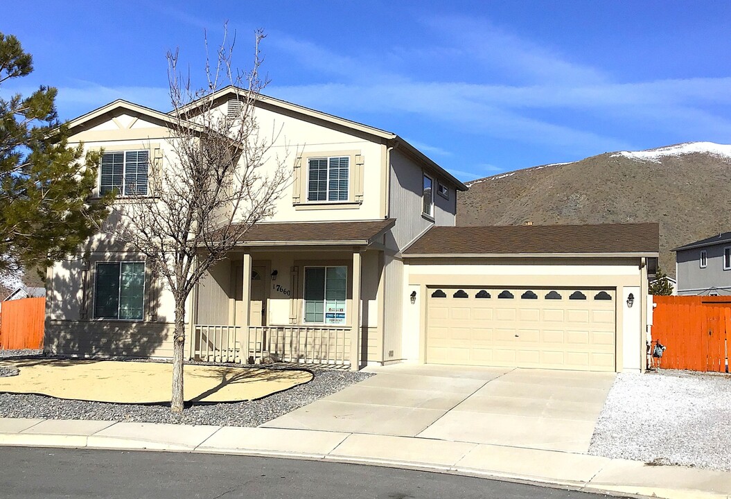 17660 Little Peak Ct in Reno, NV - Building Photo