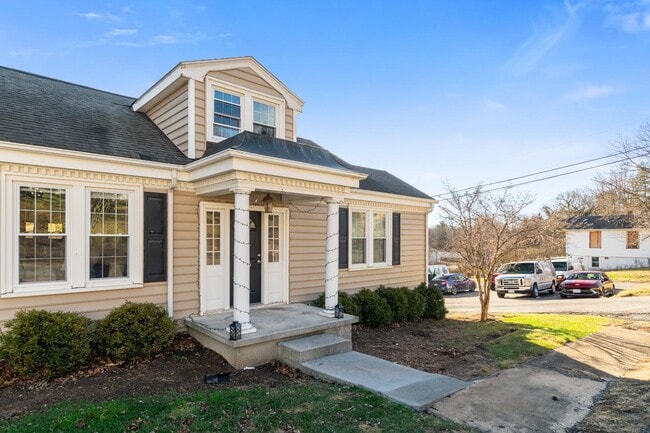 545 Montgomery St in Christiansburg, VA - Building Photo - Building Photo