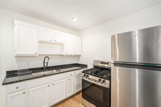 23735 Donald Ave in Eastpointe, MI - Foto de edificio - Building Photo