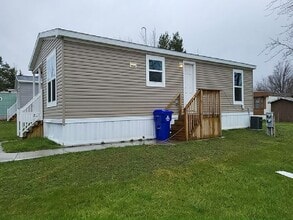 9 Viber in Hamburg, NY - Building Photo - Building Photo
