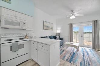 711 E Gulf Blvd in Indian Rocks Beach, FL - Foto de edificio - Building Photo