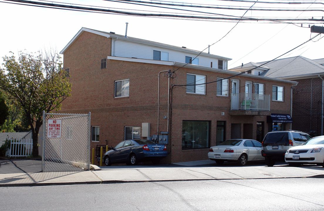 3902-3906 Amboy Rd in Staten Island, NY - Building Photo