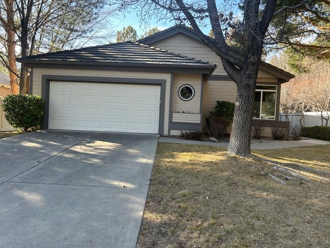 property at 3915 Innsbruck Ct