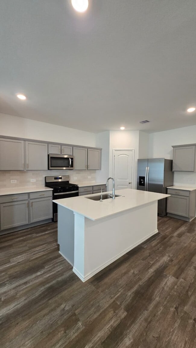 15703 Majestic Evergreen Wy in Magnolia, TX - Building Photo - Building Photo