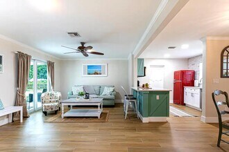 1024 S N St in Lake Worth Beach, FL - Building Photo - Building Photo