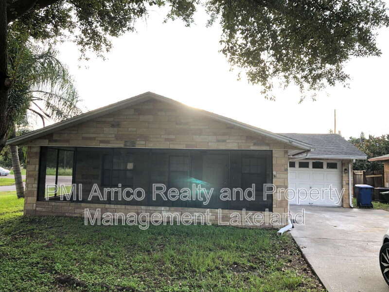 968 Sunshine Way SW in Winter Haven, FL - Building Photo