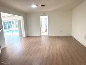 675 Wedge Dr in Naples, FL - Building Photo - Building Photo