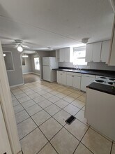 235 Gail Dr in Satsuma, FL - Building Photo - Building Photo