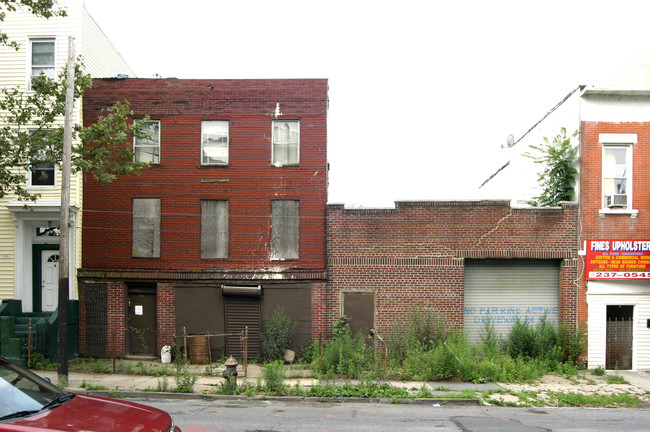 162-166 Skillman St in Brooklyn, NY - Foto de edificio - Building Photo