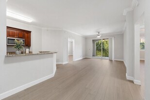 1690 Renaissance Commons Blvd in Boynton Beach, FL - Building Photo