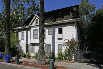 2431 G St in Sacramento, CA - Building Photo - Building Photo