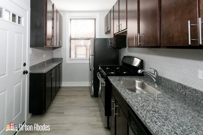 705 W Brompton Ave, Unit A06C in Chicago, IL - Building Photo - Building Photo