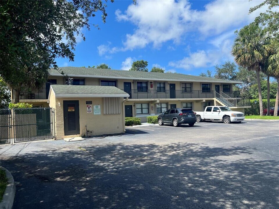 179 SE 3rd St in Deerfield Beach, FL - Building Photo