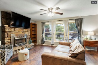 81 Overton Dr in Bella Vista, AR - Building Photo - Building Photo