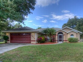 5515 Maccaughey Dr in North Port, FL - Building Photo