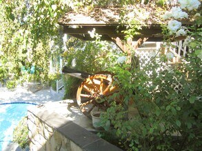 4024-4028 Los Feliz Blvd, Unit 7 in Los Angeles, CA - Foto de edificio - Building Photo