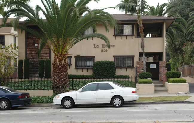 La Wayne Apartments in Pasadena, CA - Foto de edificio - Building Photo