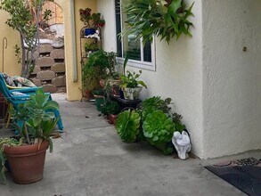 112 Avenida Dolores in San Clemente, CA - Foto de edificio - Building Photo