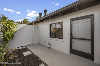 111 Columbia Dr in Cape Canaveral, FL - Building Photo - Building Photo