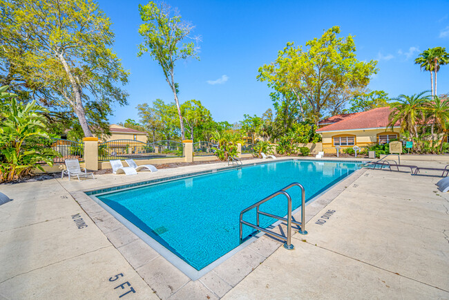 5612 Pinnacle Heights Cir in Tampa, FL - Building Photo - Building Photo
