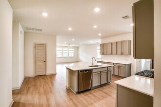 400 Florenz Ln in Andice, TX - Building Photo - Building Photo