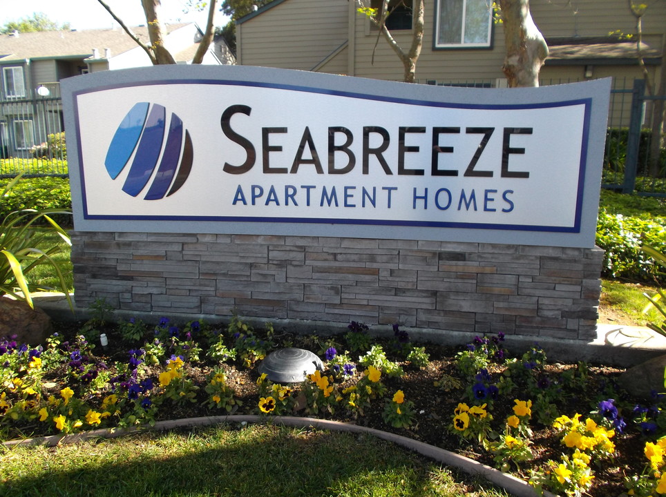 Seabreeze Apartment Homes in Vallejo, CA - Foto de edificio