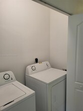 1027 SW 11th Ave in Miami, FL - Building Photo - Building Photo