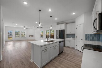 1109 Morning View Rd in Andice, TX - Building Photo - Building Photo