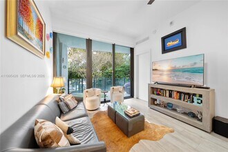 2831 S Bayshore Dr in Miami, FL - Building Photo - Building Photo