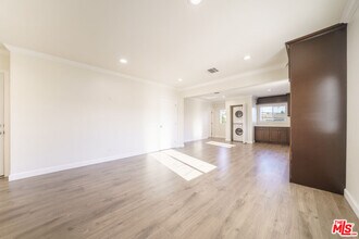 136 N Rampart Blvd in Los Angeles, CA - Building Photo - Building Photo