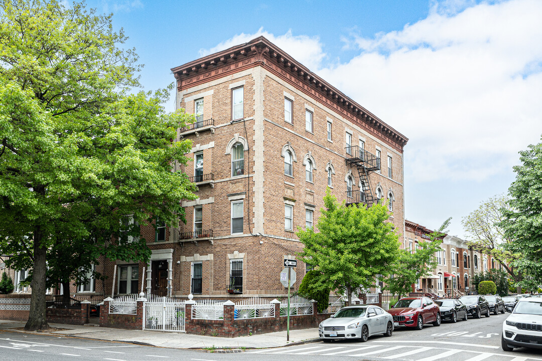 2491 Clarendon Road in New York, NY - Building Photo