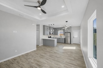 11407 N 24th Ln in McAllen, TX - Foto de edificio - Building Photo