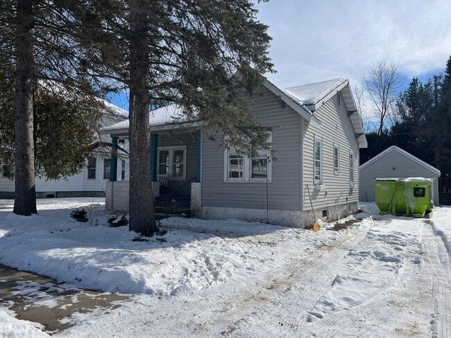 909 Forest St in Wausau, WI - Building Photo - Building Photo